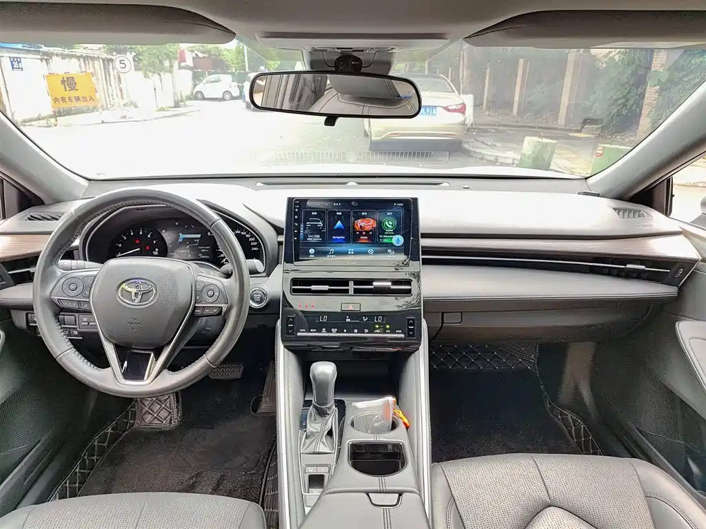 Toyota Avalon 2023 2.0L Premium Selection фото 10