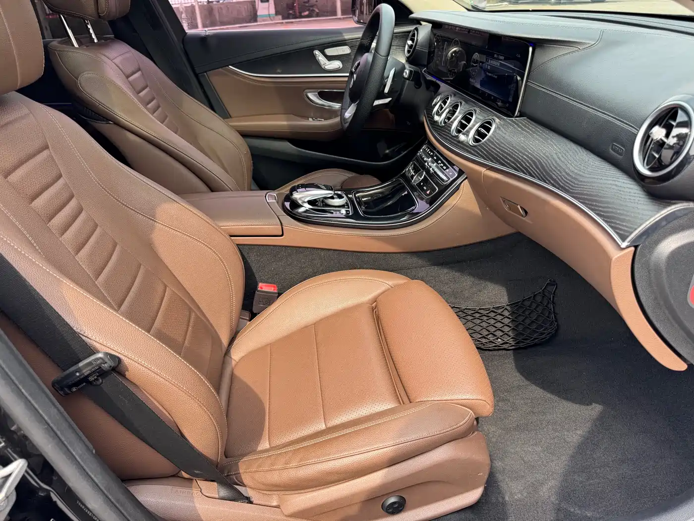 Mercedes-Benz E-Class 2016 E 200 L Sport Type фото 18