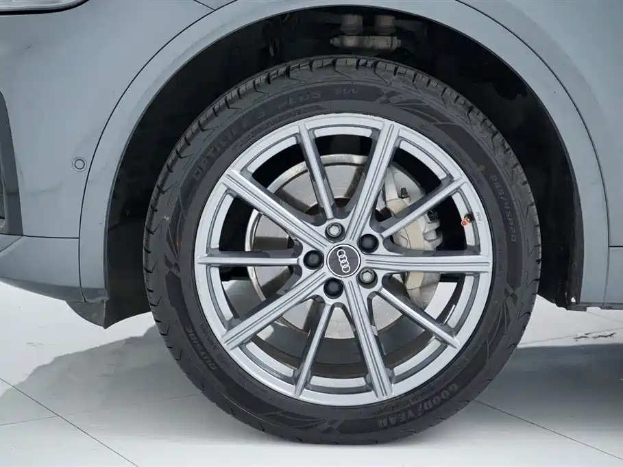 Audi Q5L 2022 40T Luxury Dynamic фото 33