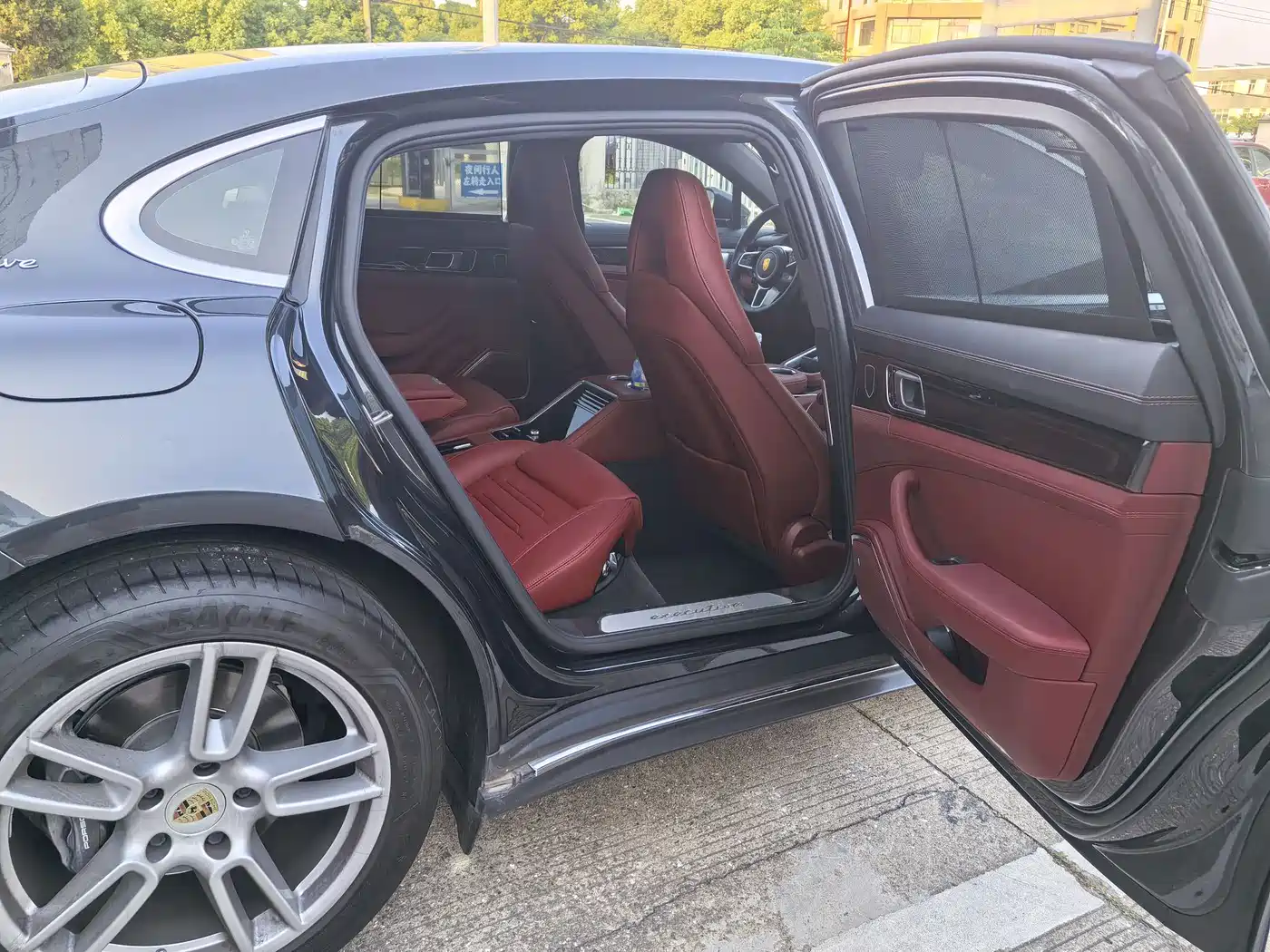 Porsche Panamera 2019 Panamera 4 Executive Long Wheelbase 2.9T фото 6