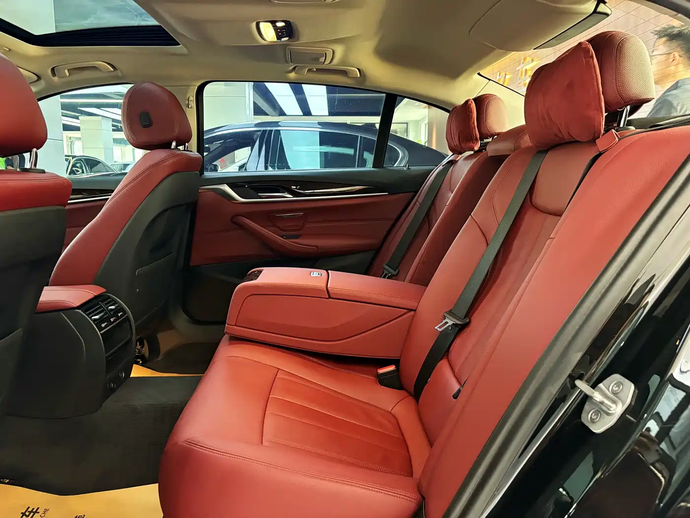 BMW 5 Series 2018 528Li Launch Special Edition фото 9