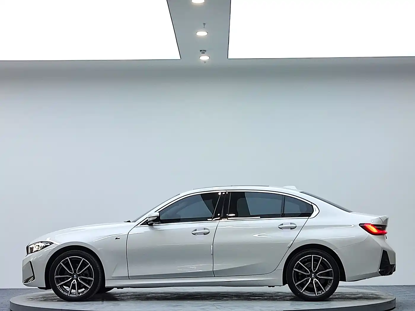 BMW 3 Series 2023 320Li M Sport Package фото 3