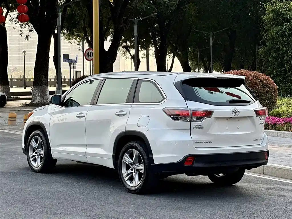 Toyota Highlander 2015 2.0T AWD Luxury Edition 7-seater фото 4