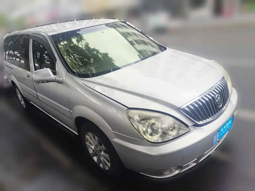 Photo 3 - Buick GL8
