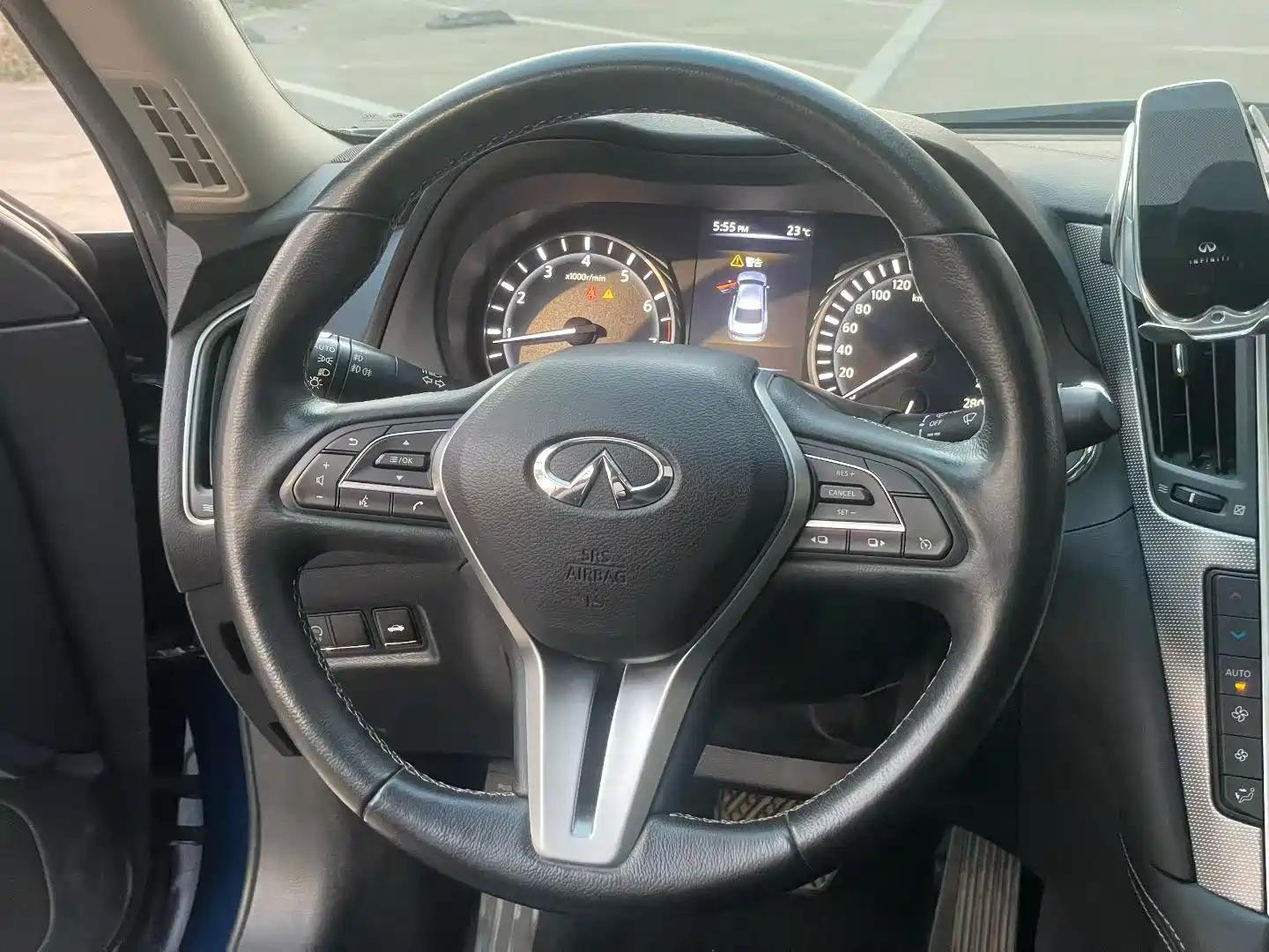Photo 8 - Infiniti Q50L