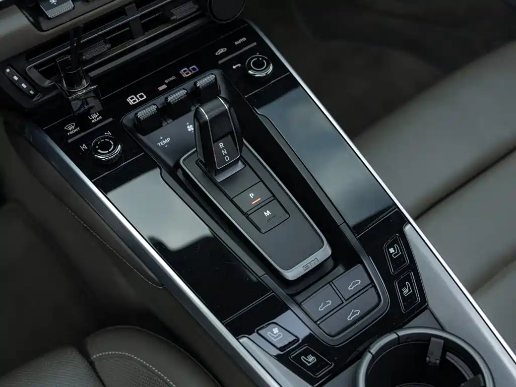 Porsche 911 2022 Turbo S 3.7T фото 17