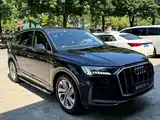 Photo 2 - Audi Q7
