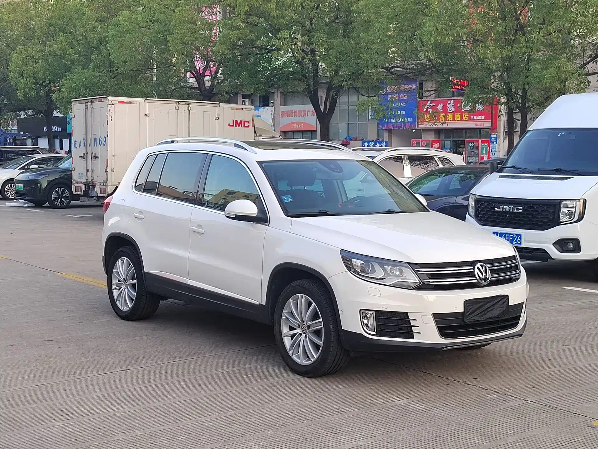 Photo 3 - Volkswagen Tiguan