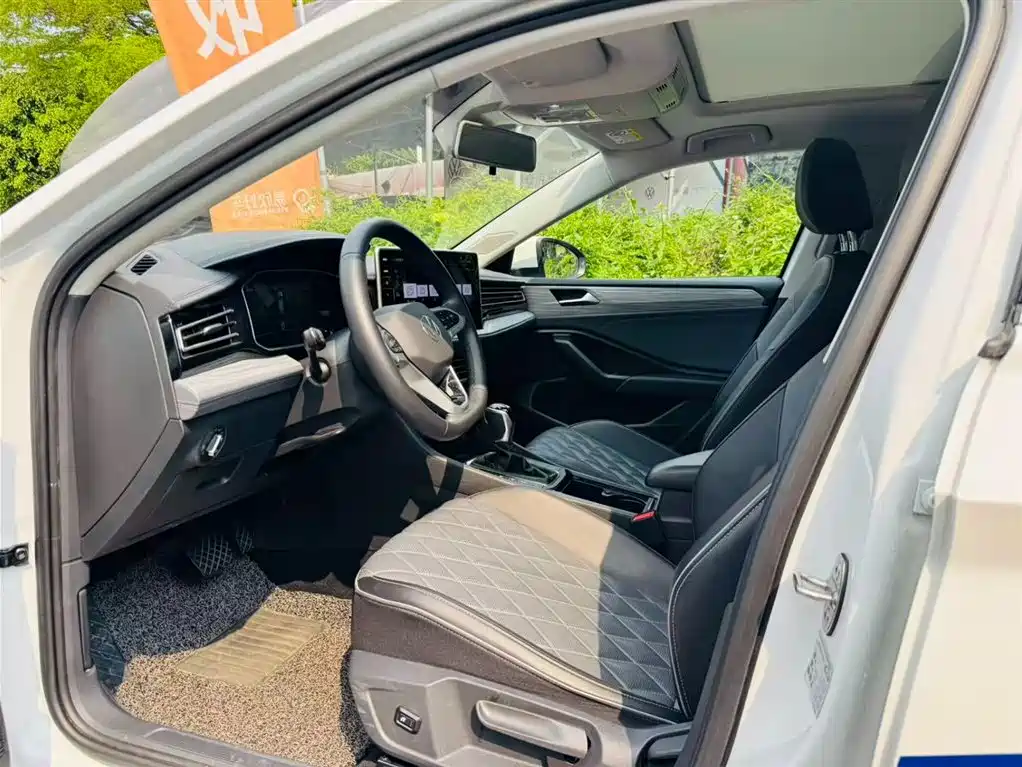 Volkswagen Sagitar 2023 300TSI DSG Surpassing Edition фото 4