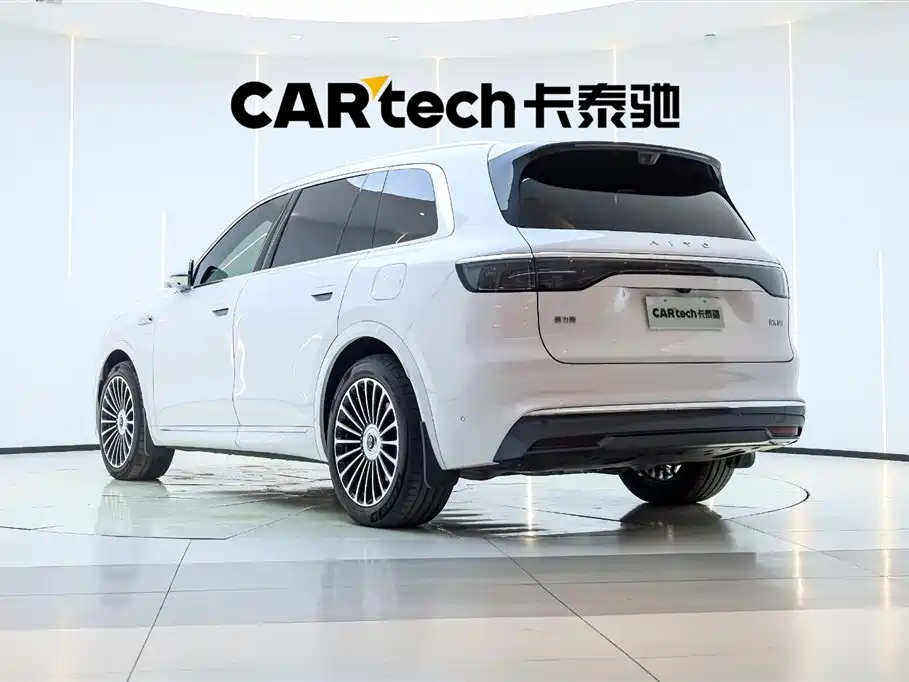 AITO Wenjie AITO M8 2025 Extended Range Ultra 53.4kWh 6-Seater фото 8