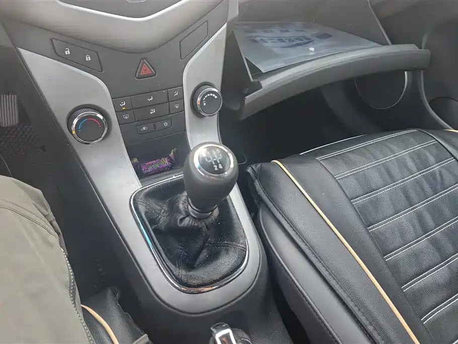 Chevrolet Cruze 2012 1.6L SE MT фото 16