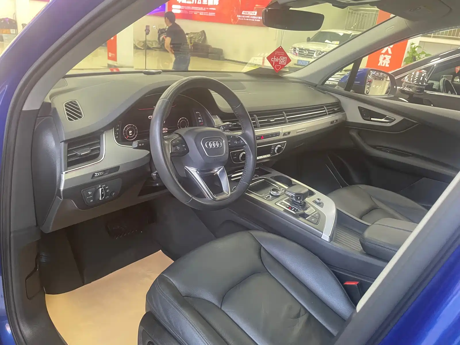 Photo 4 - Audi Q7