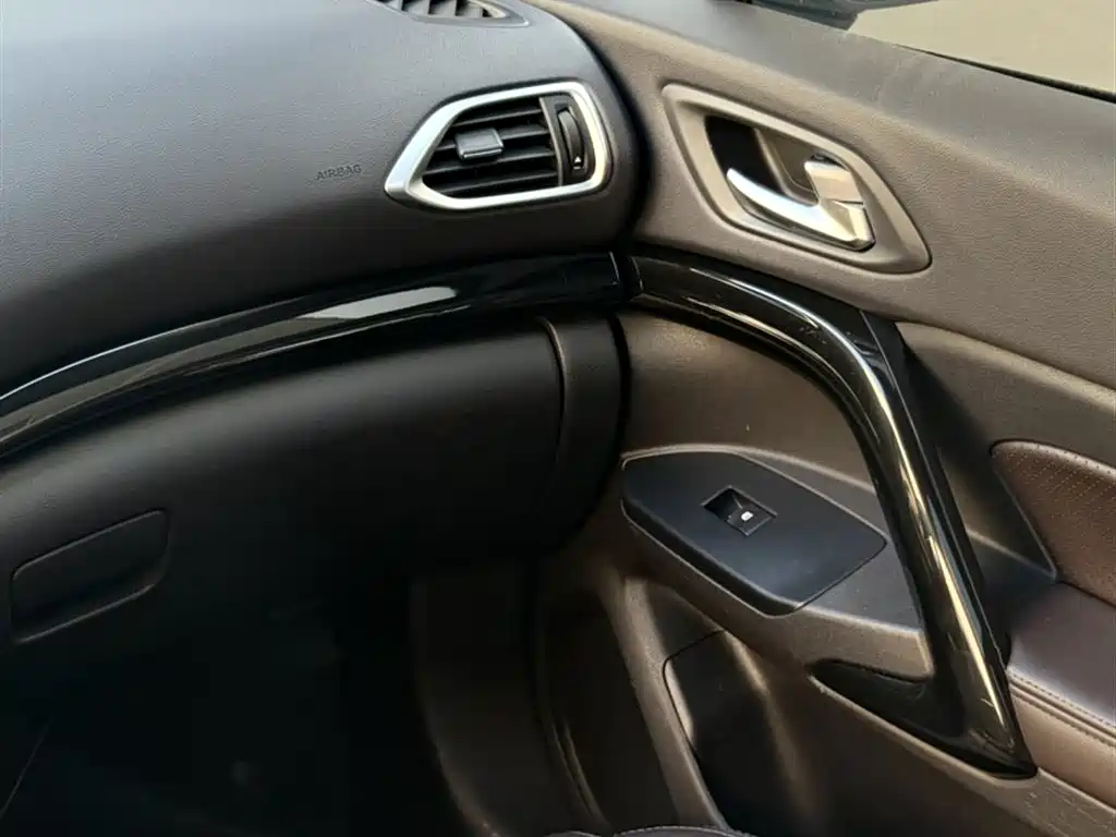 GAC Trumpchi Trumpchi GS4 2019 270T Automatic 2WD Luxury Smart Connect Edition фото 19