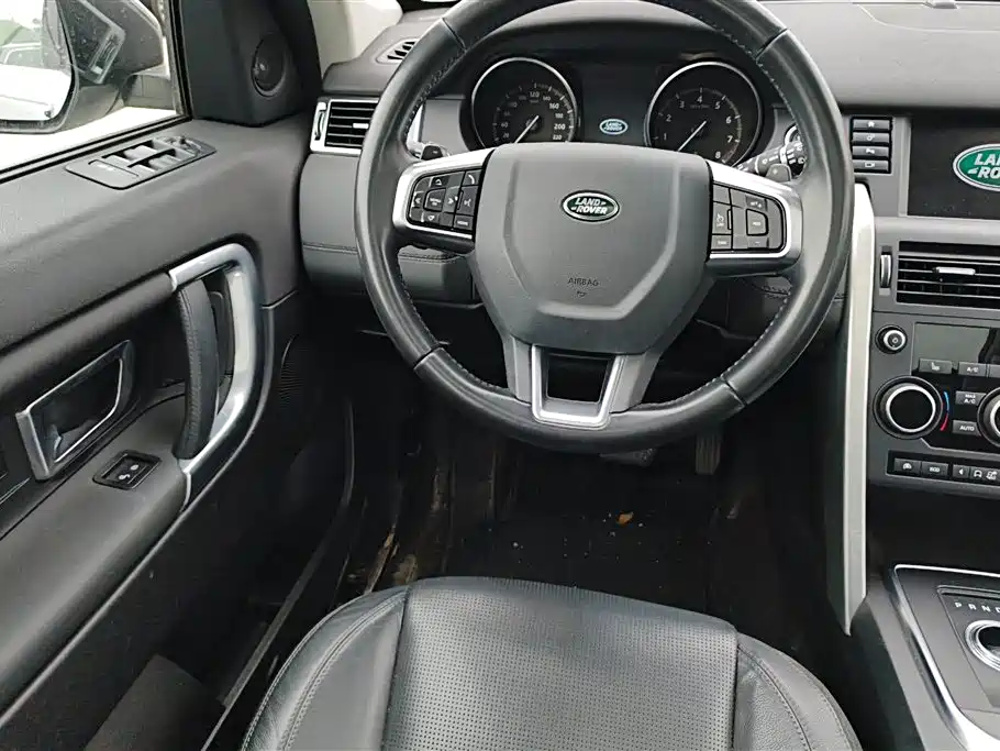 Land Rover Discovery Sport 2017 2.0T HSE фото 15