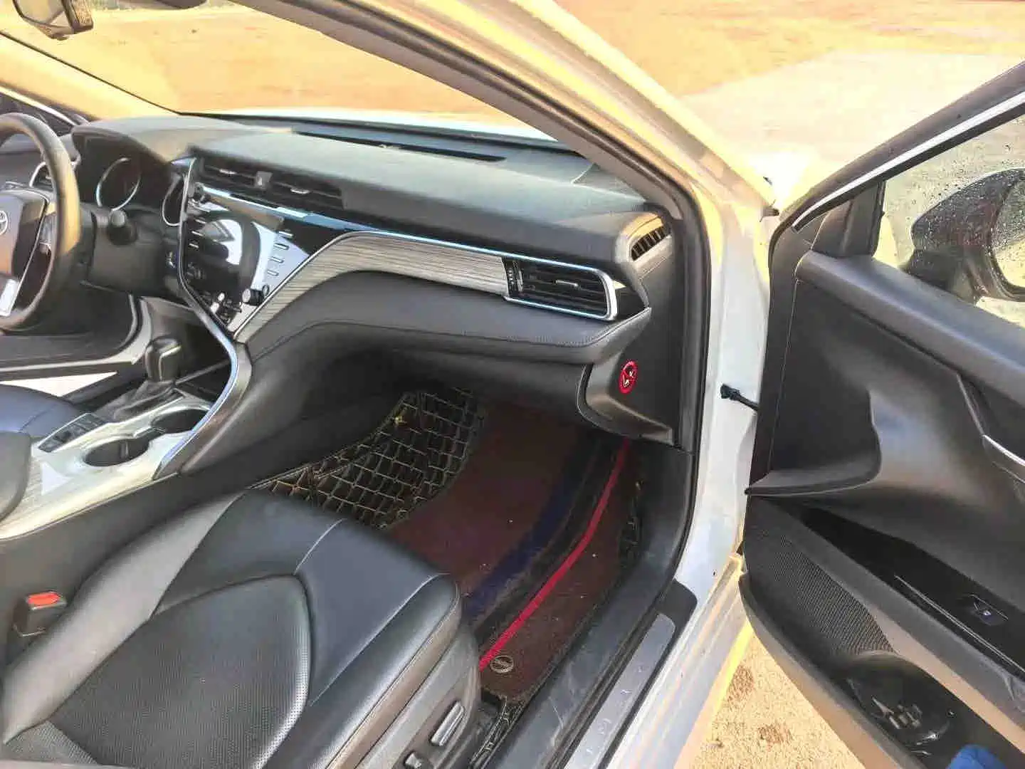 Фото 6 - Toyota Camry