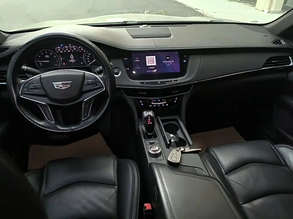 Фото 10 - Cadillac CT6