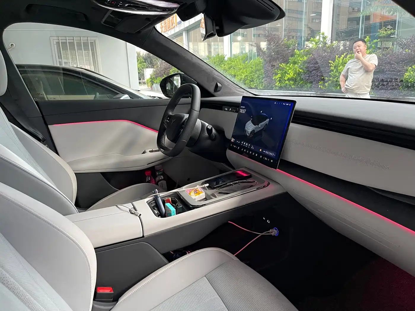 Voyah Auto Voyah Zhiyin 2024 Long Range Super Charging Edition фото 4