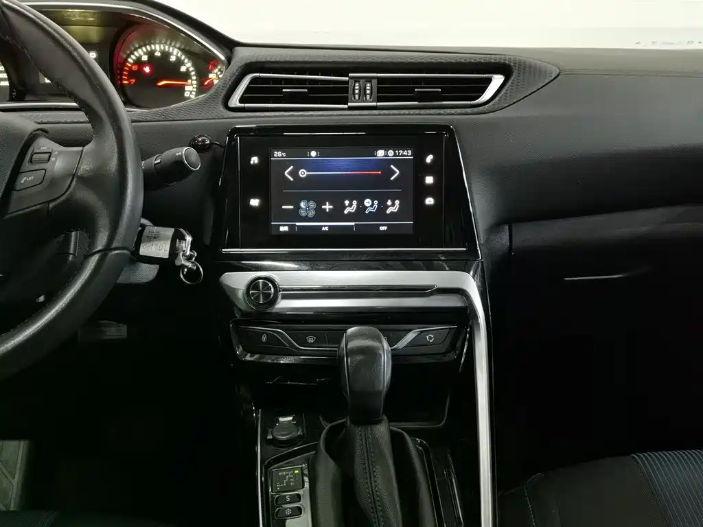 Peugeot 308 2016 230THP Automatic Luxury фото 12