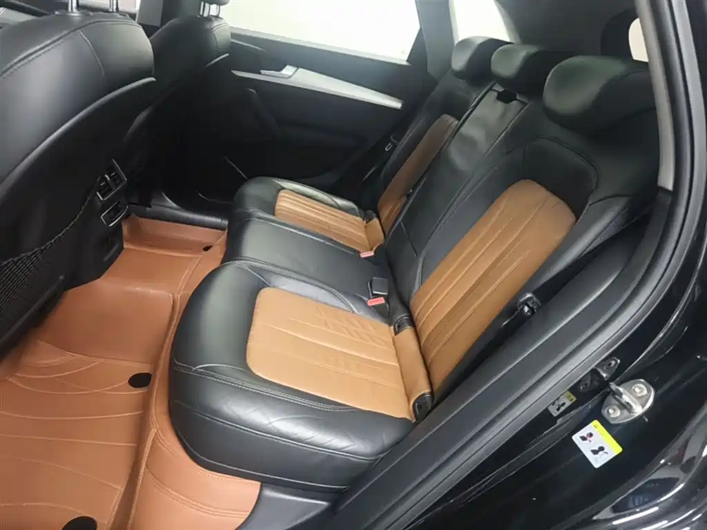 Audi Q5L 2020 Facelift 40 TFSI Honor Fashion фото 13