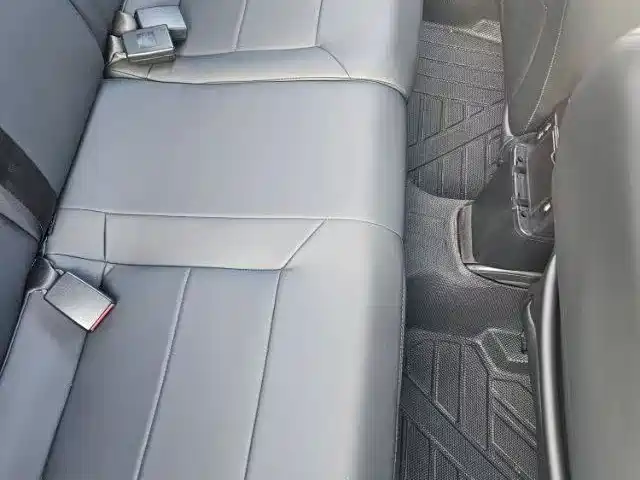 Volkswagen Polo 2011 1.4L Automatic Style Edition фото 9