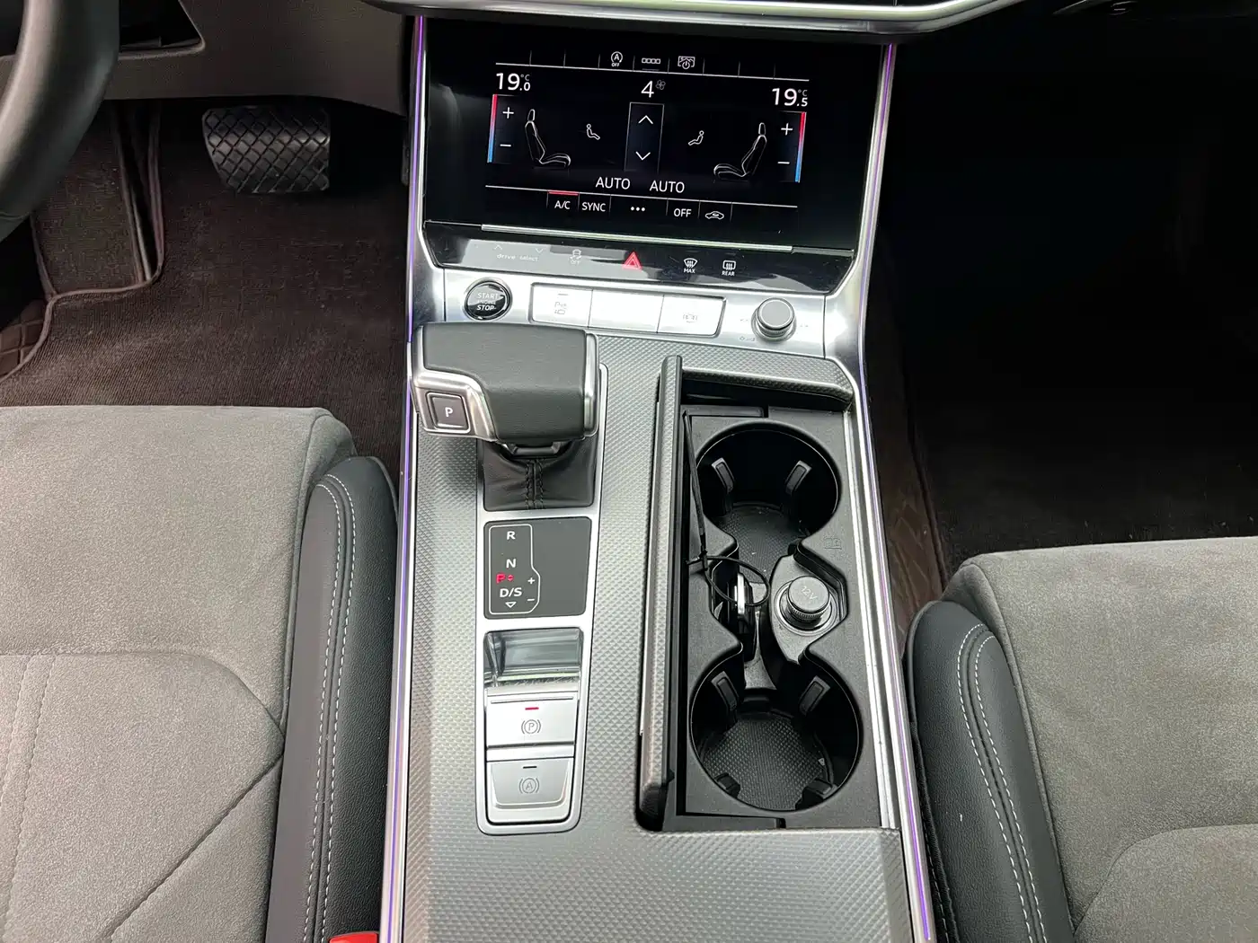 Audi A6L 2023 40 TFSI Luxury Dynamic фото 8