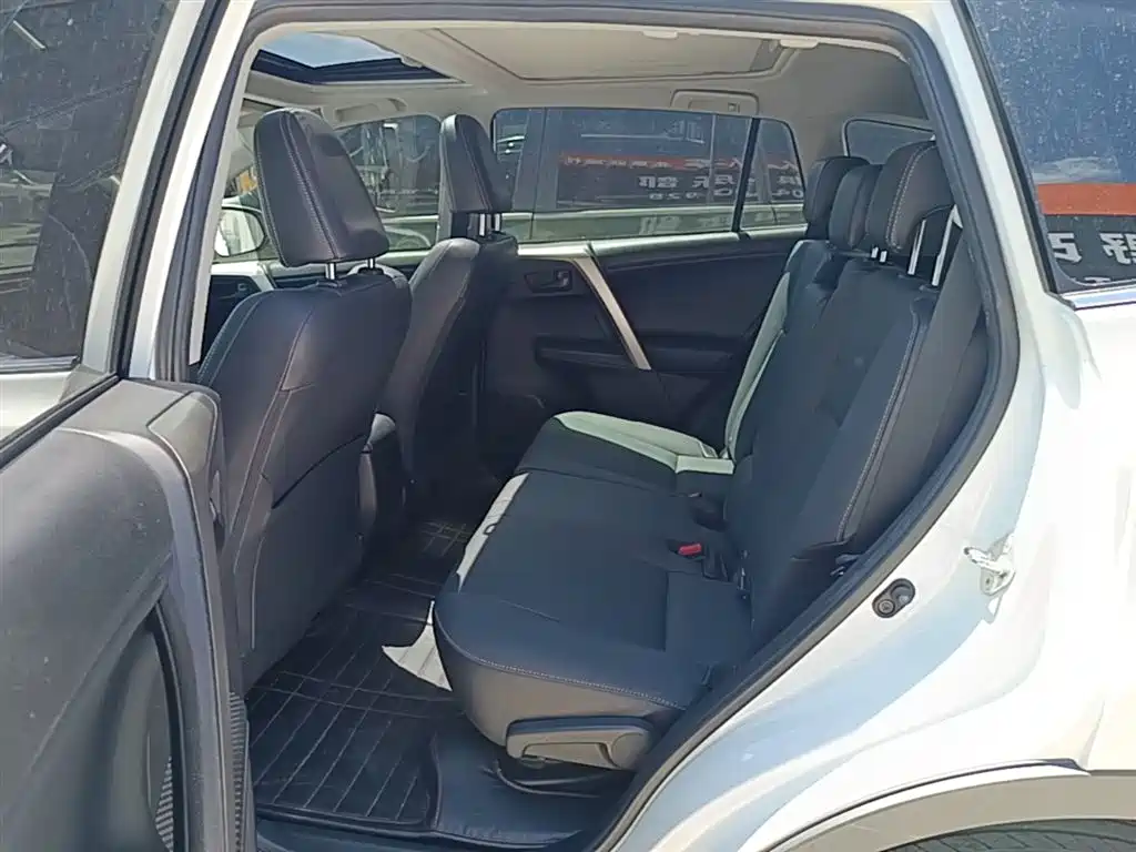 Toyota RAV4 Rongfang 2015 2.5L Automatic 4WD Elite Edition фото 13
