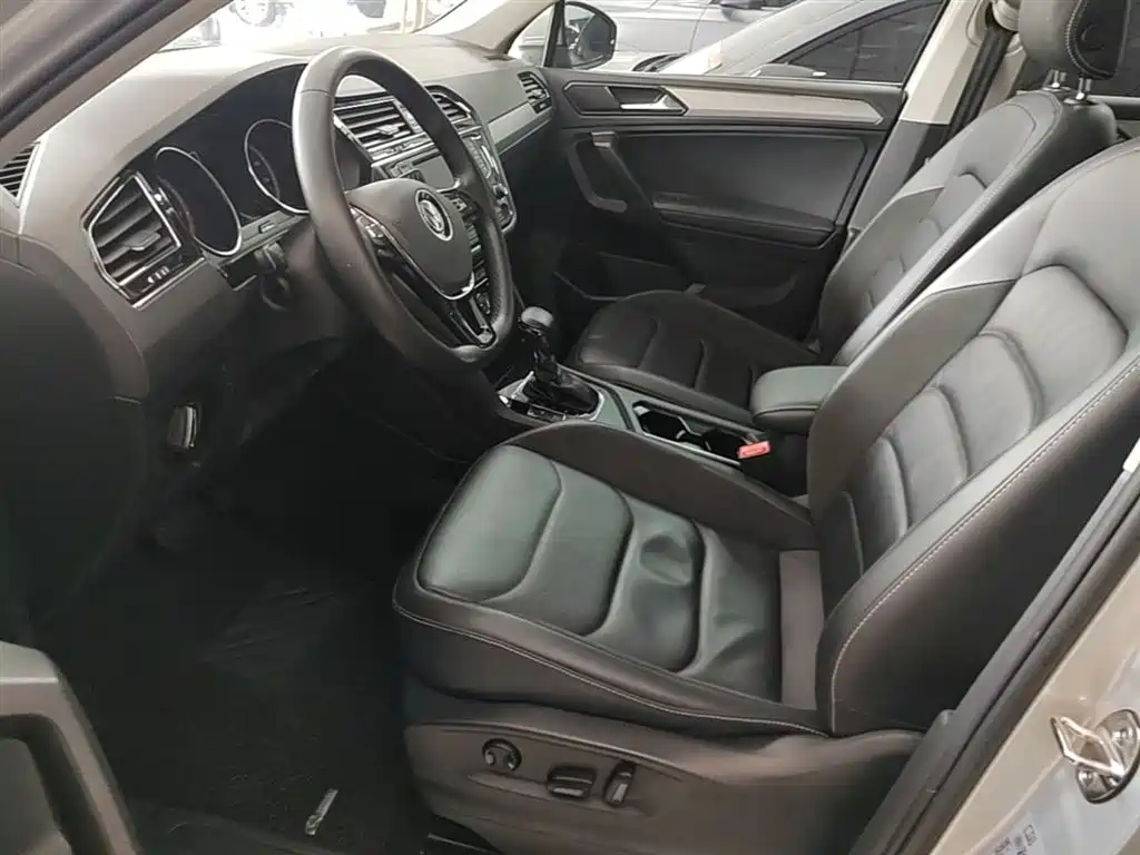 Volkswagen Tiguan L 2018 330TSI Automatic 2WD Luxury Edition фото 15