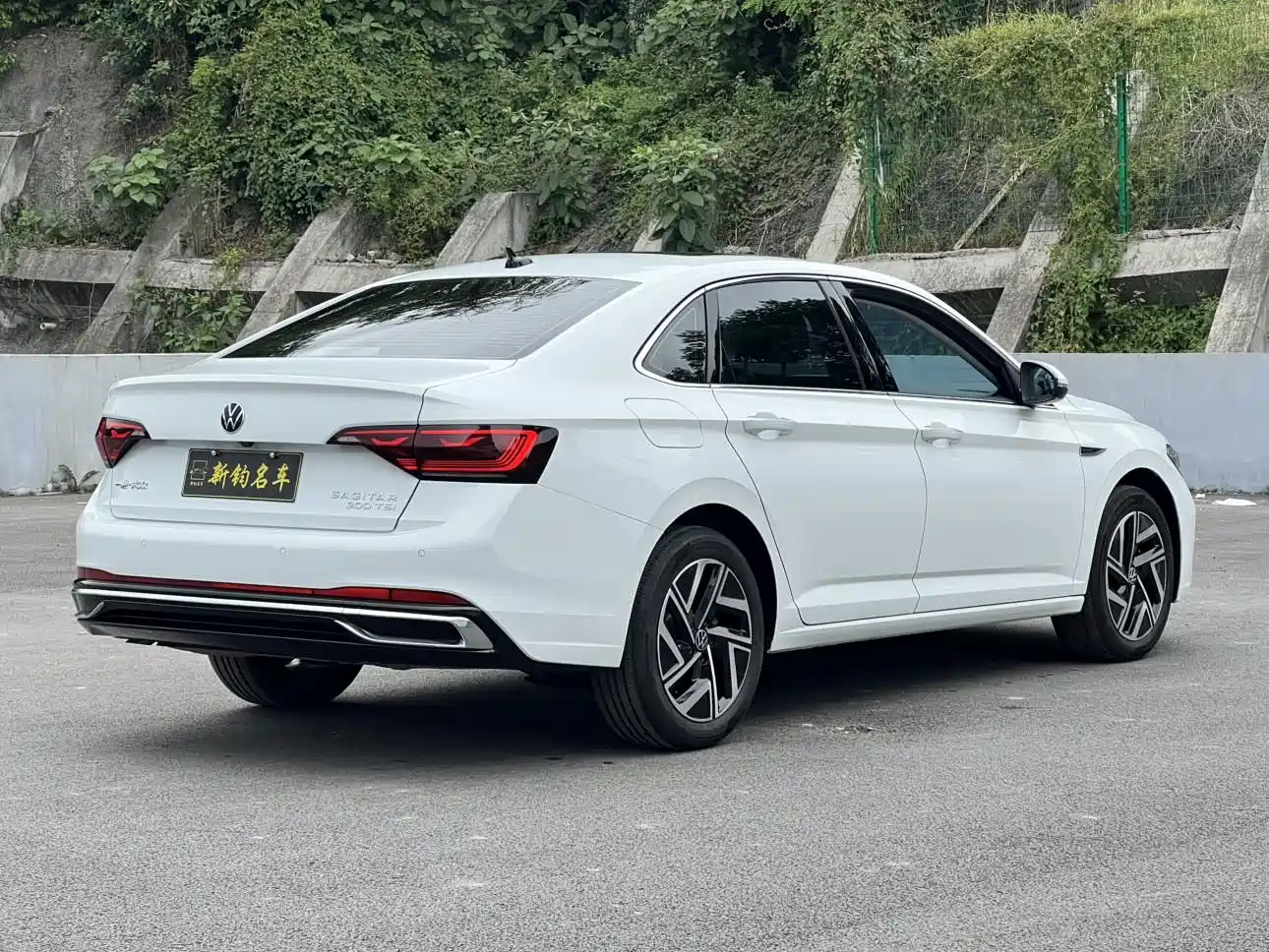 Volkswagen Sagitar 2025 300TSI DSG Surpass Edition фото 14
