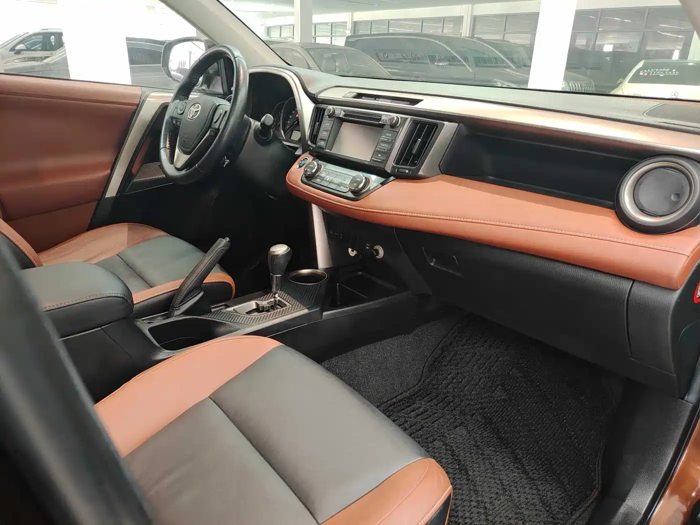Toyota RAV4 Rongfang 2013 2.5L Auto 4WD Elite фото 15