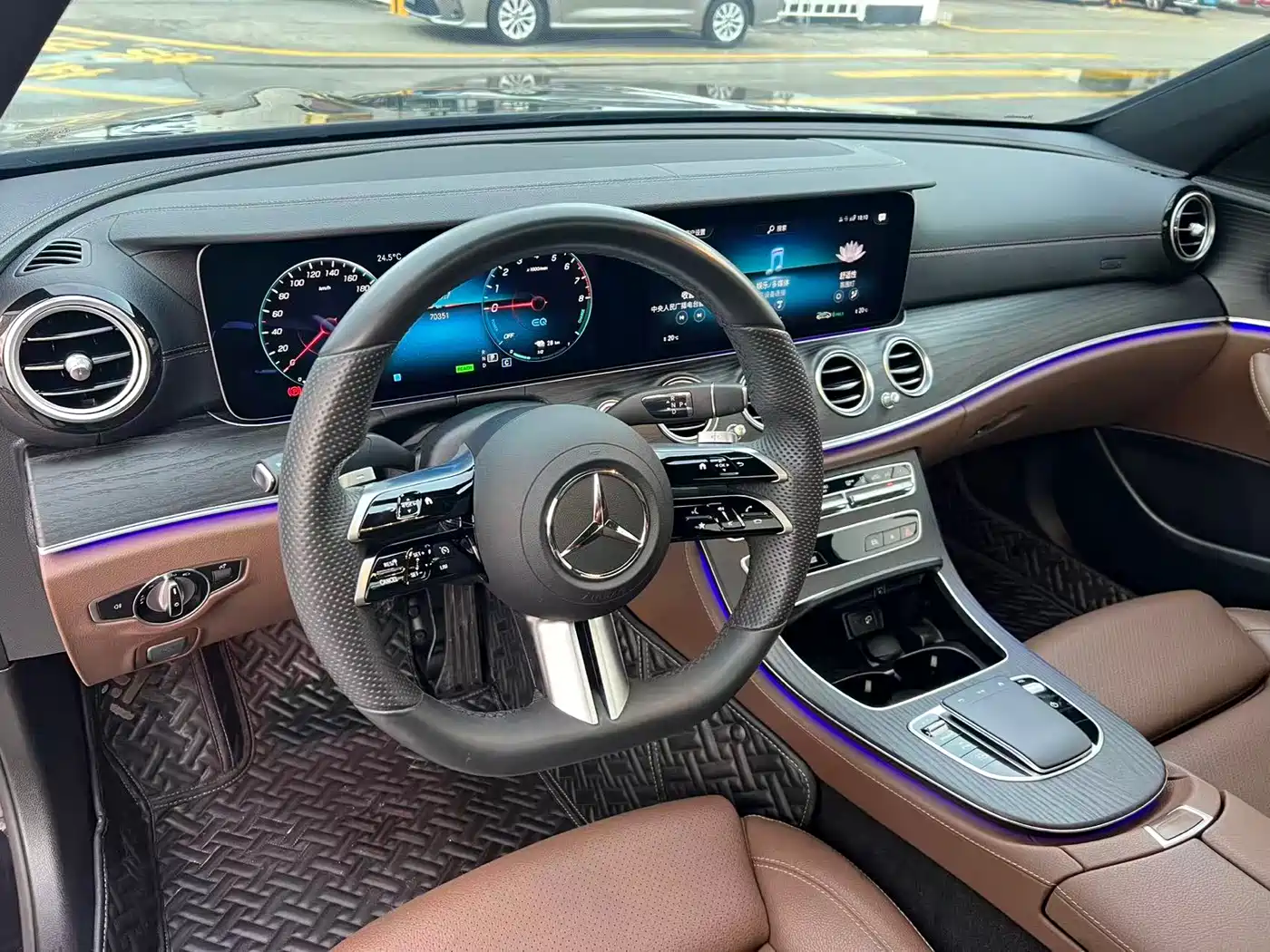 Mercedes-Benz E-Class New Energy 2022 E 350 e L Plug-in Hybrid Sports Sedan фото 4