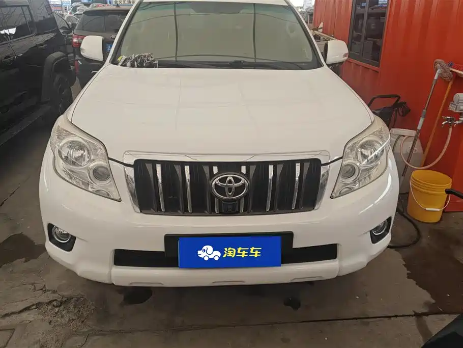 Toyota Prado 2010 4.0L Automatic TX фото 2