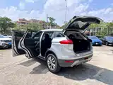 Фото 22 - Geely Atlas