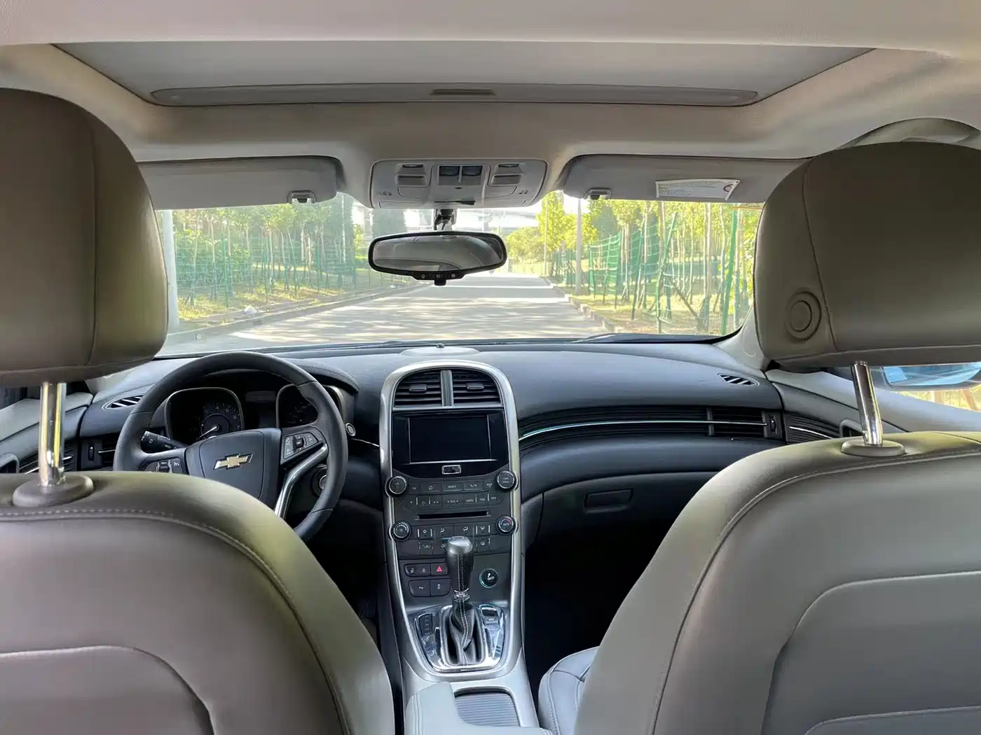 Chevrolet Malibu 2014 2.0L Automatic Luxury фото 6