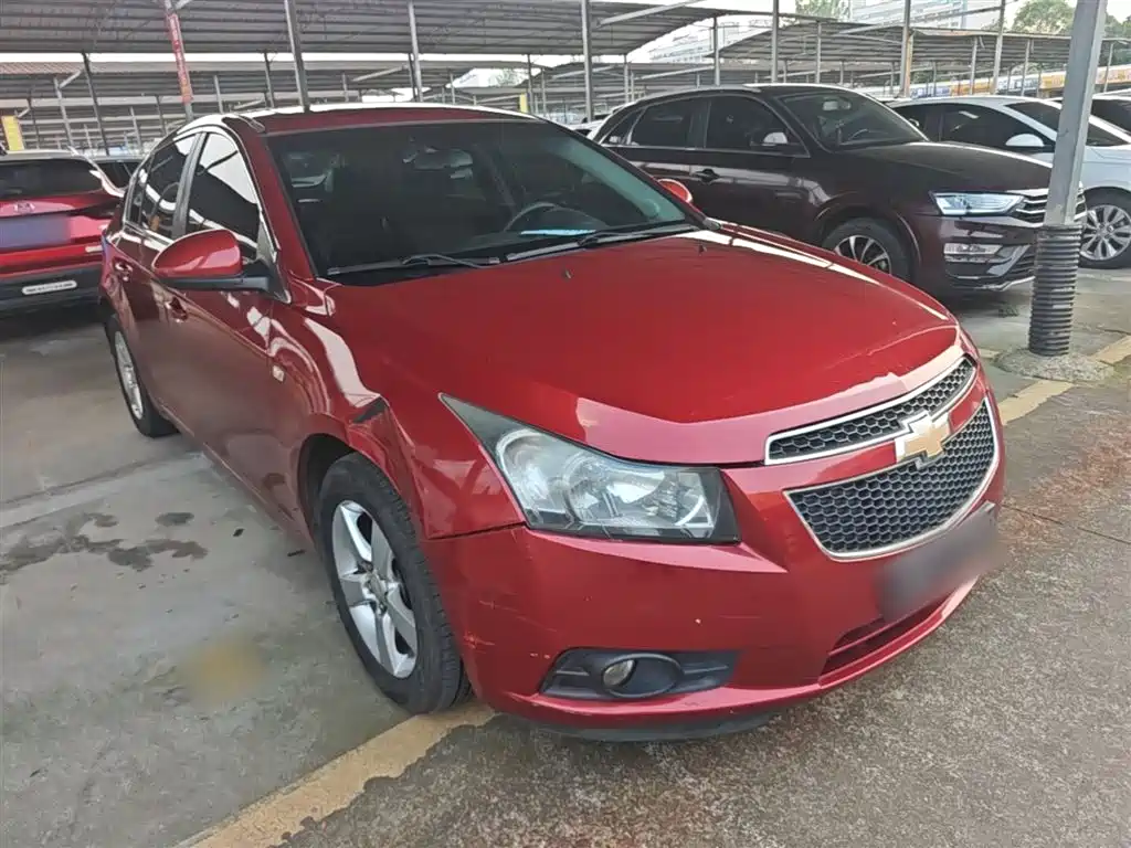 Chevrolet Cruze 2013 Hatchback 1.6L Automatic Luxury фото 4