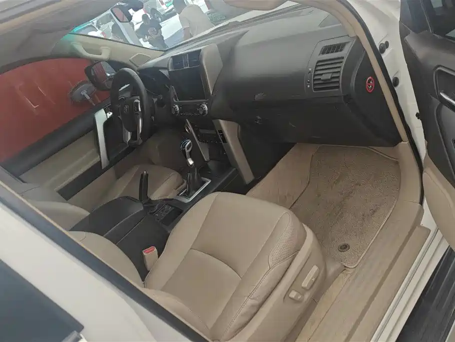 Toyota Prado 2010 4.0L Automatic TX фото 8