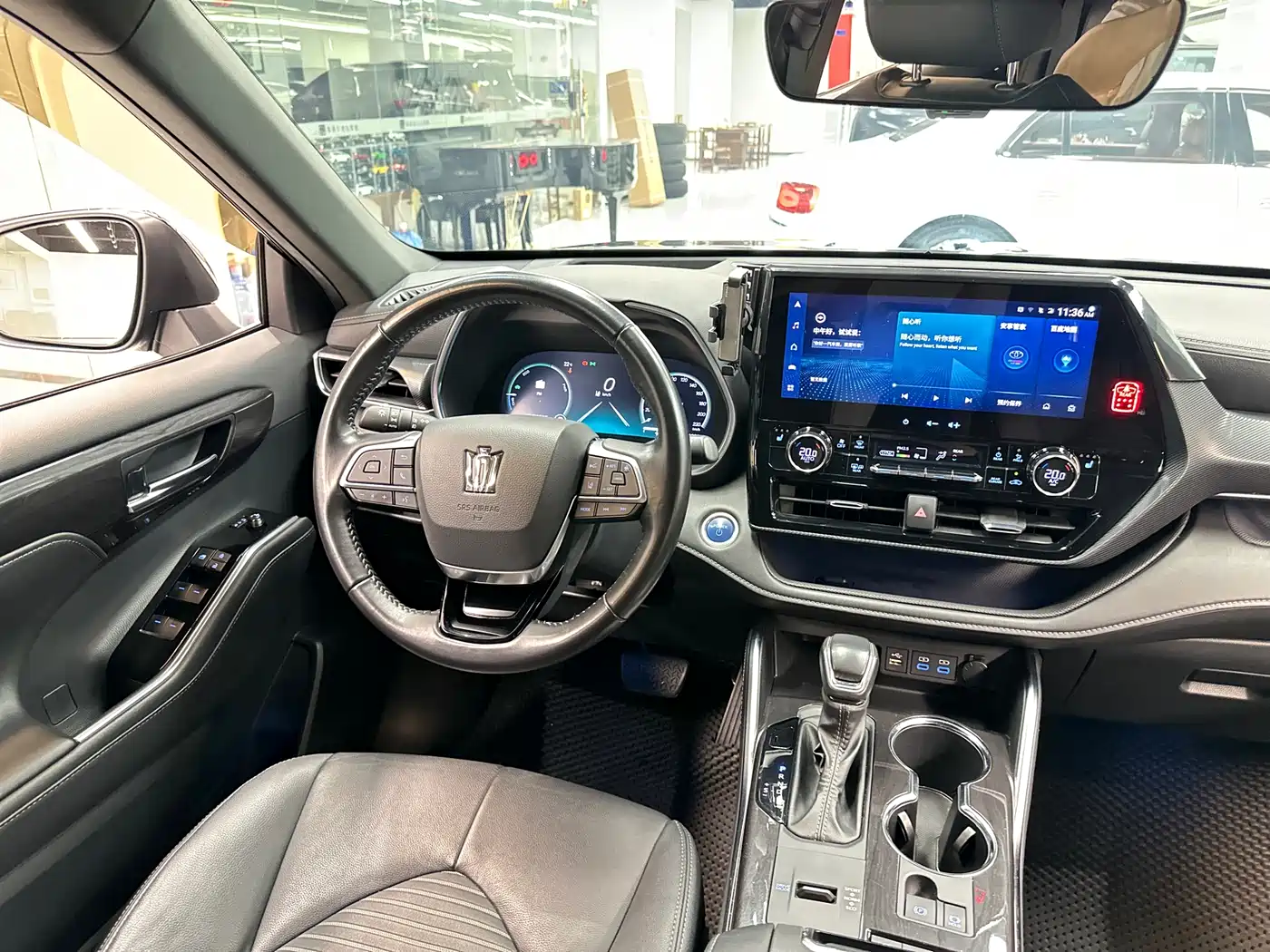 Toyota Crown Kluger 2021 2.5L HEV 4WD Premium фото 30