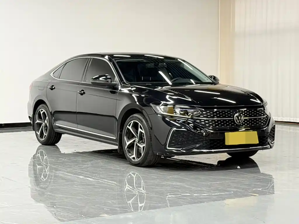 Фото 8 - Volkswagen Passat