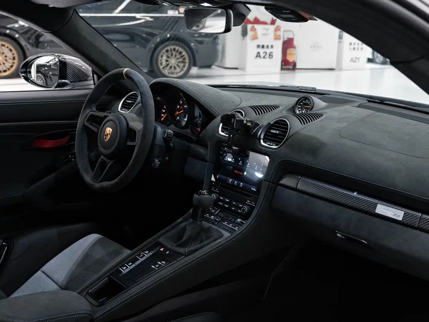 Porsche 718 2022 Cayman GT4 RS 4.0L фото 17