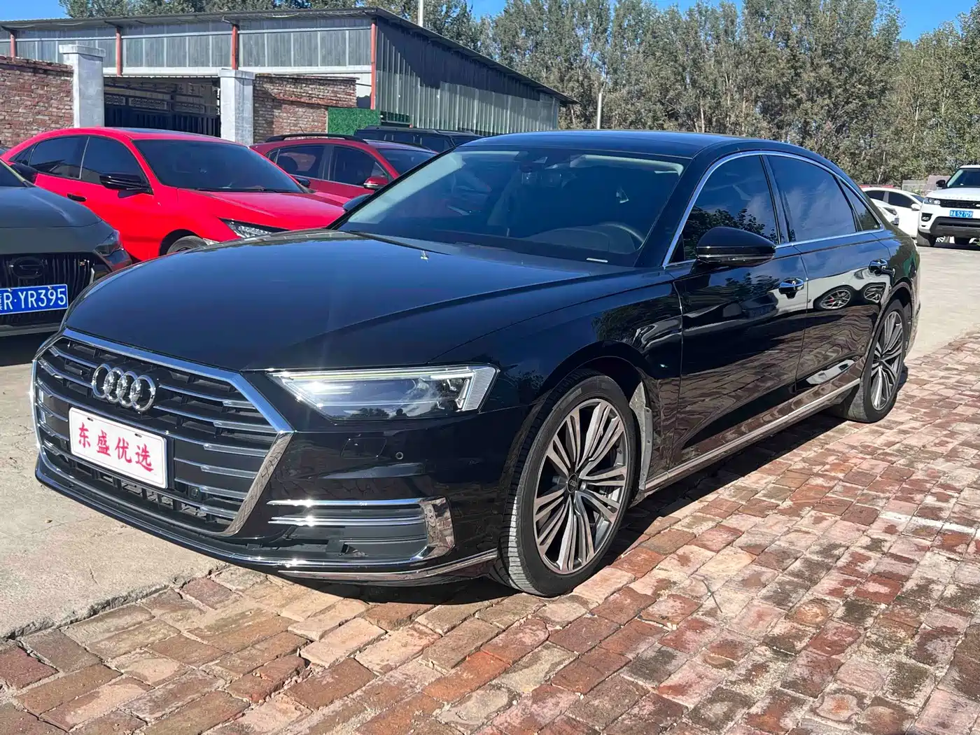 Фото 1 - Audi A8