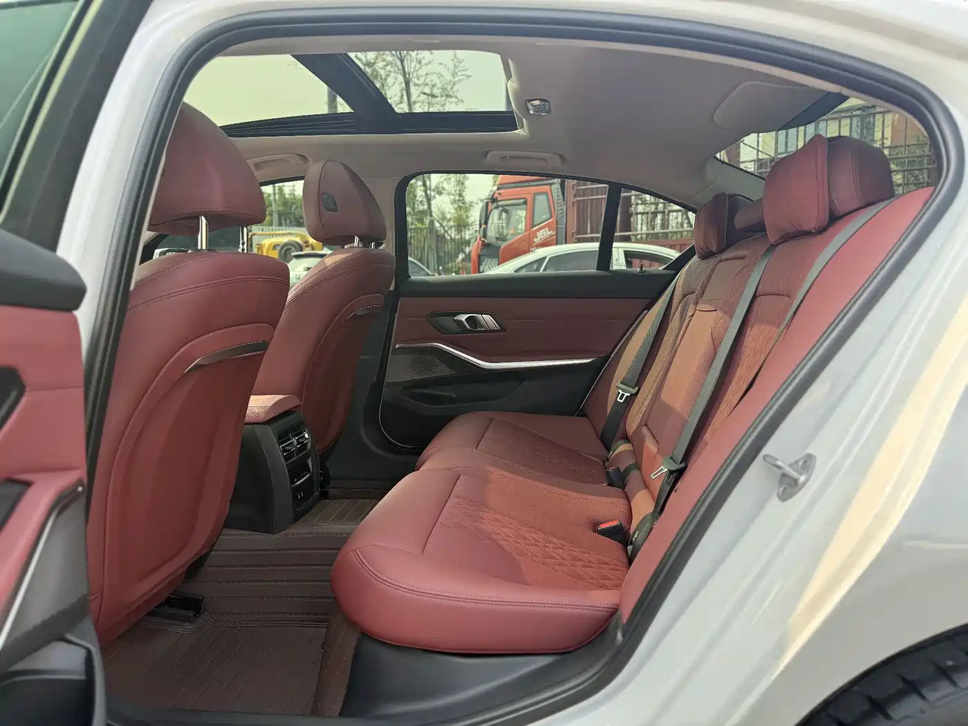 BMW 3 Series 2023 325Li M Sport Package фото 5