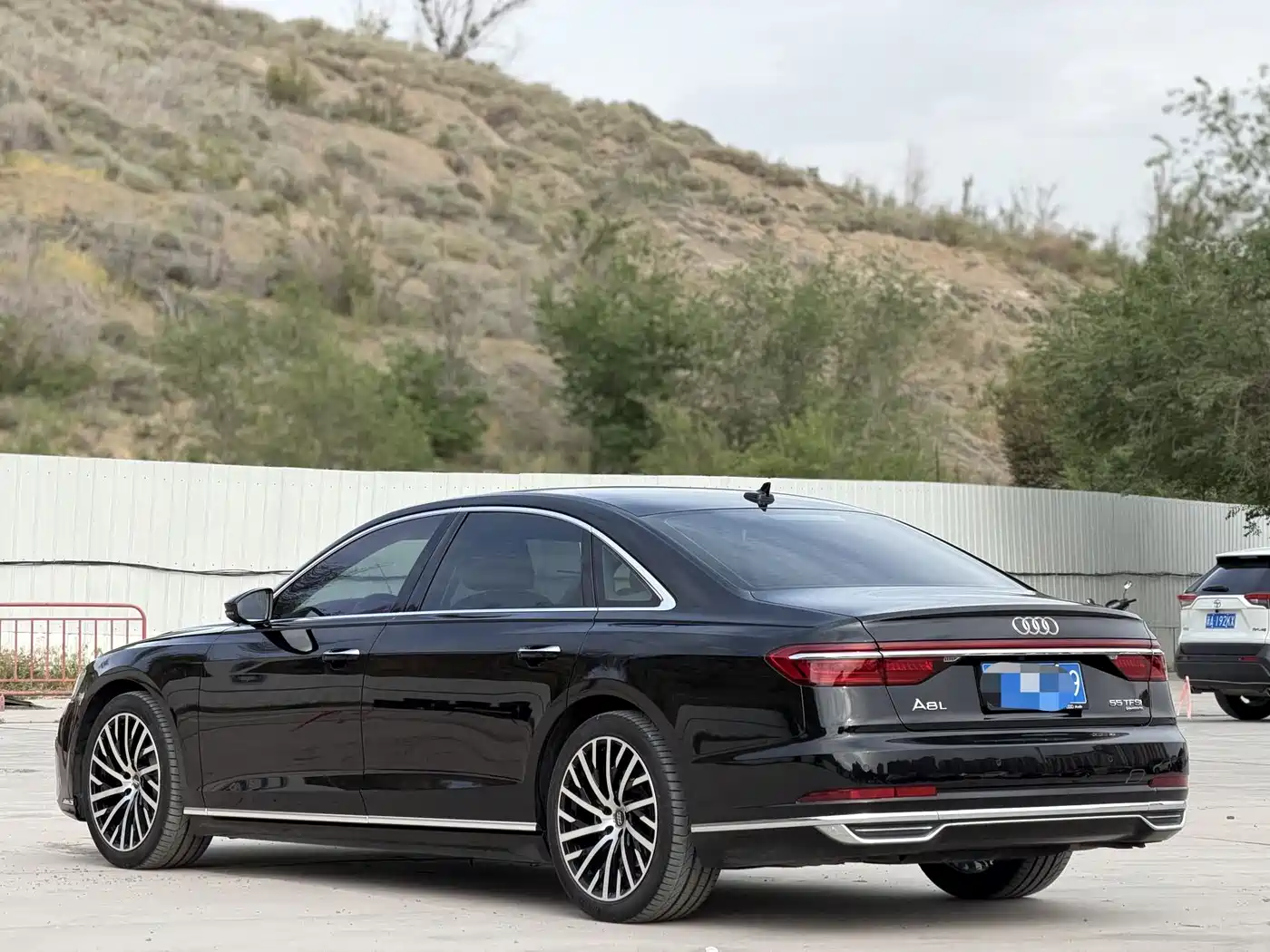 Audi A8 2019 A8L 50 TFSI quattro Comfort фото 4