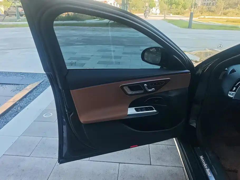 Mercedes-Benz E-Class 2026 2026 E 260 L Classic Edition