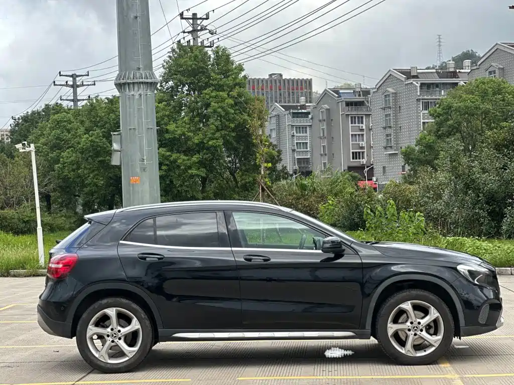 Фото 23 - Mercedes-Benz GLA
