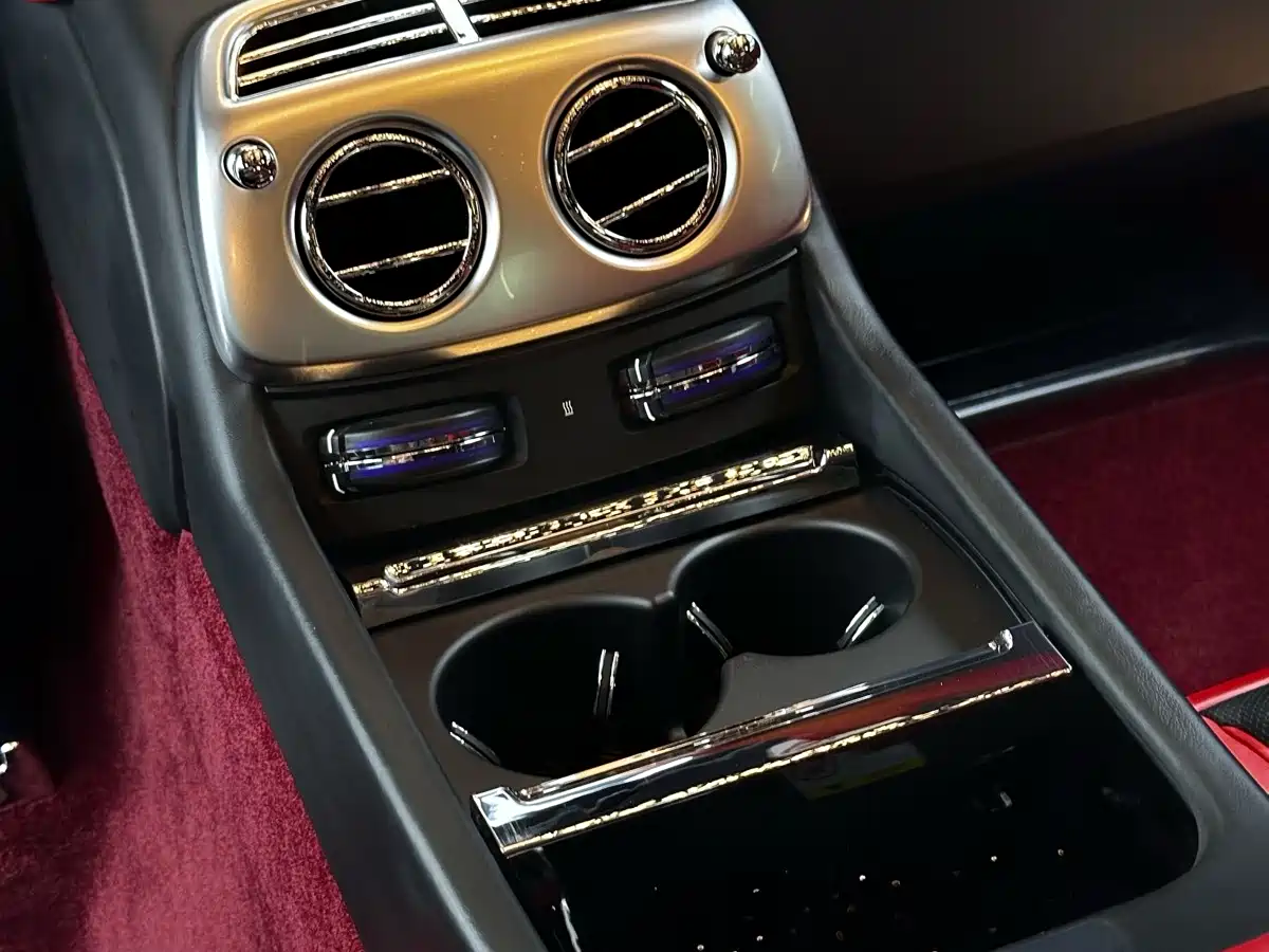 Фото 16 - Rolls-Royce Wraith