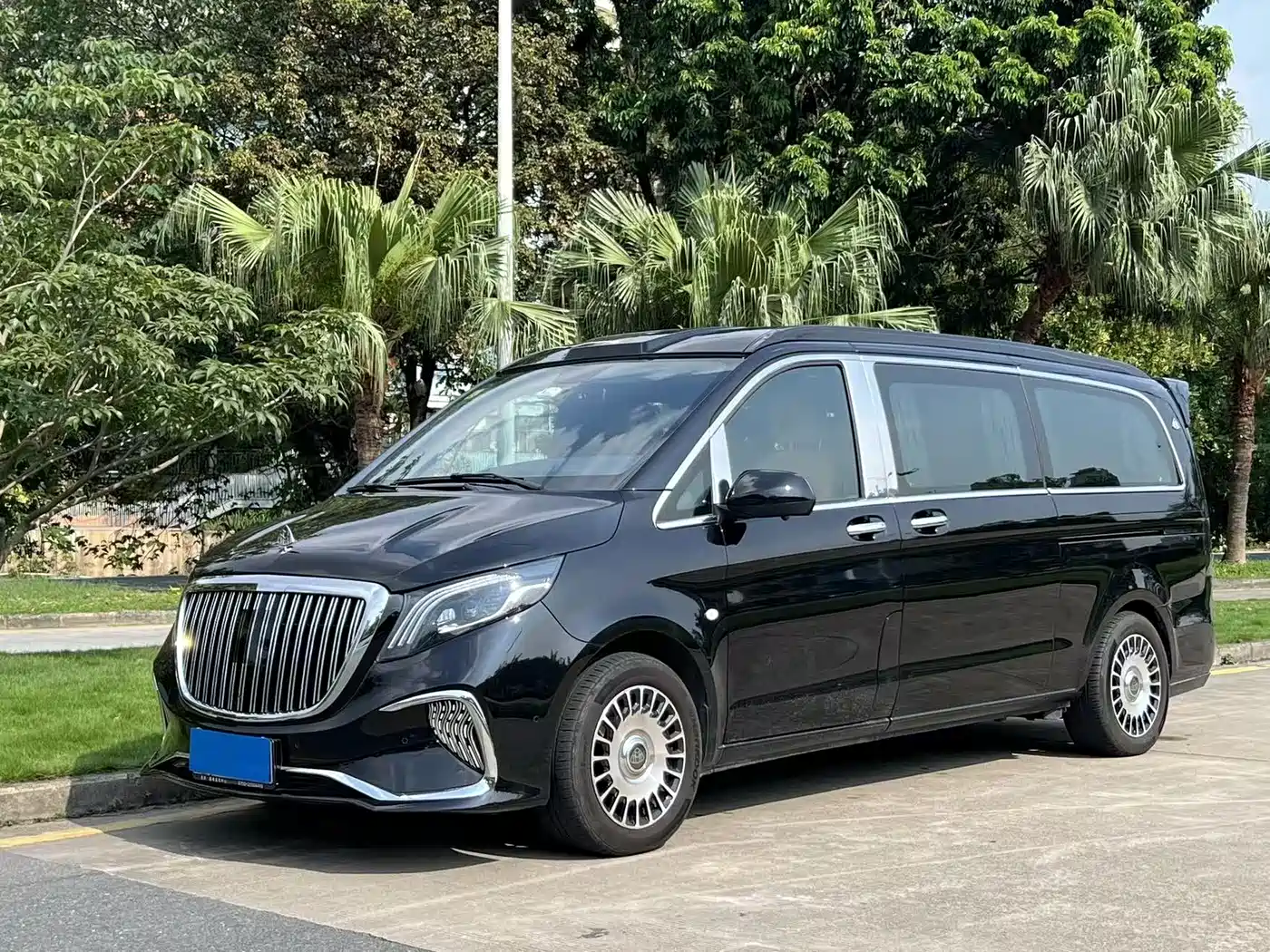 Mercedes-Benz Vito 2023 2.0T Business 7-Seater