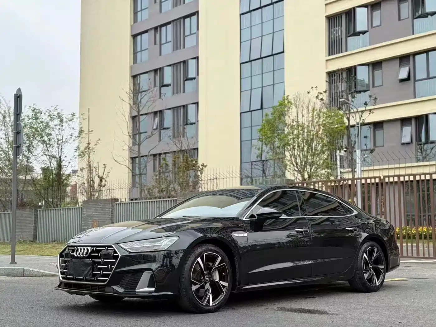 Audi A7L 2024 45TFSI S-line Dream Edition Crystal Package
