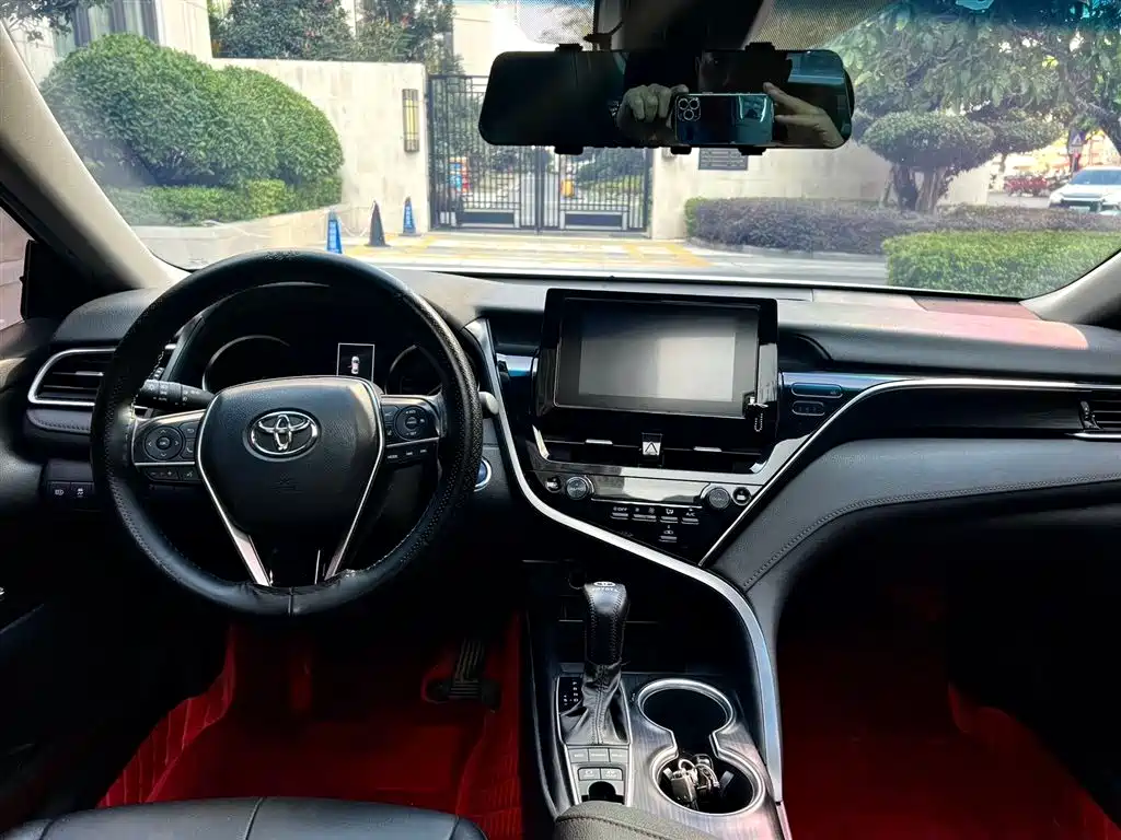Toyota Camry 2021 Hybrid 2.5HGVP Leading Edition фото 8