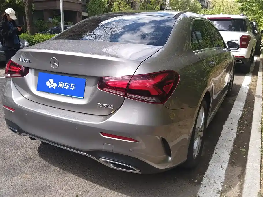 Mercedes-Benz A-Class 2020 A 200 L Sport Sedan фото 3