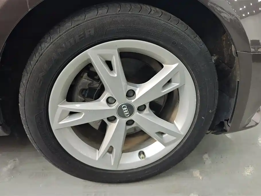 Audi A4L 2017 40 TFSI Progressive фото 6