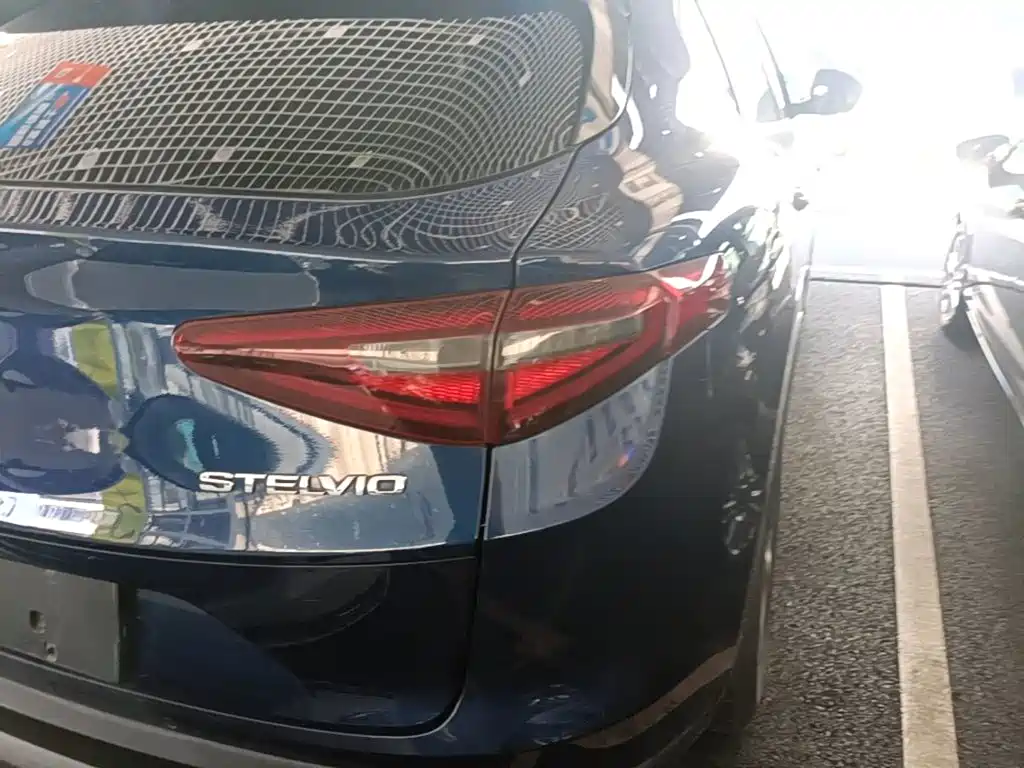 Alfa Romeo Stelvio 2019 2017 2.0T 200HP Elite